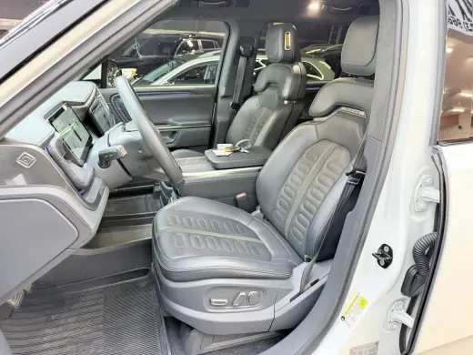 2022 Rivian R1S