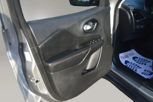 2020 Jeep CHEROKEE