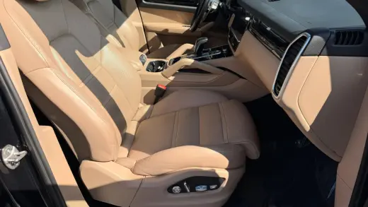 2021 PORSCHE CAYENNE