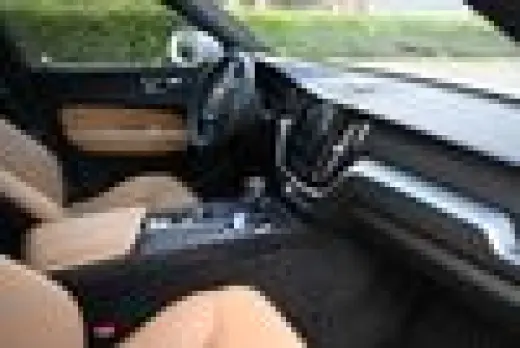 2020 Volvo XC60 T5 Momentum