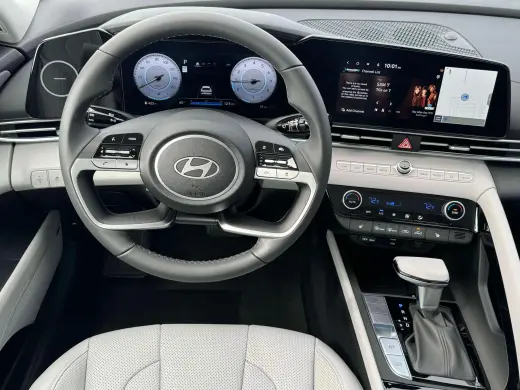 Hyundai ELANTRA 2025 Limitada 4p Sedan