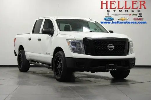Nissan Titan 2019 4x4 S 4p Cabaña de Tripulante