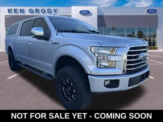 Ford F-150 2017 4x2 XLT 4dr SuperCrew con cabina de 5.5 metros de longitud.