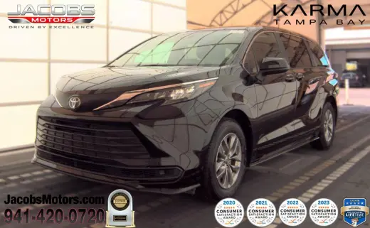 Toyota Sienna 2025 LE 8-Pasajeros 4dr Minivan