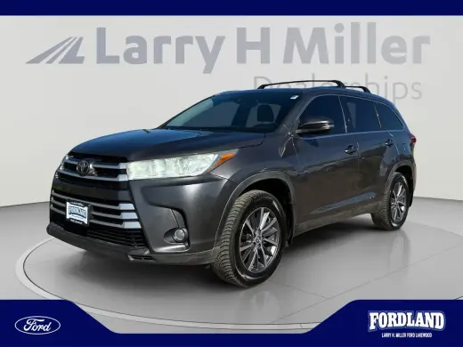 Toyota Highlander 2019 con tracción en las cuatro ruedas XLE 4dr SUV