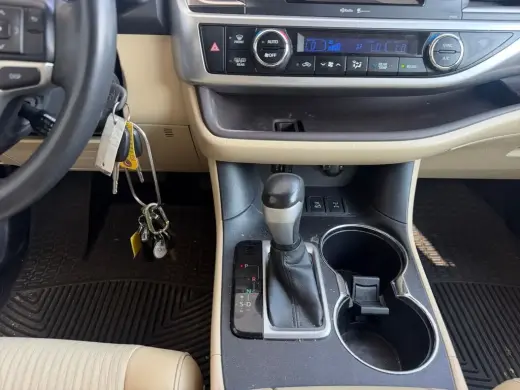 Toyota Highlander 2015 AWD LE 4dr SUV