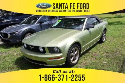 Ford Mustang GT Deluxe cabrio de 2 puertas, año 2006