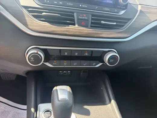 Nissan Altima 2025 2.5 SV Sedán de 4 puertas