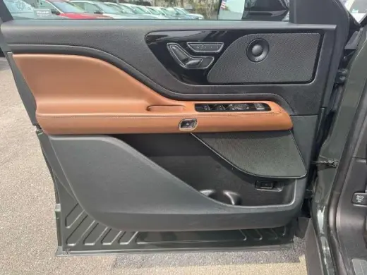 Lincoln Aviator 2023 AWD Reserve 4dr SUV