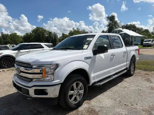 Ford F-150 2020 4x4 Lariat 4dr SuperCrew con cabina de 5.5 pies de largo.