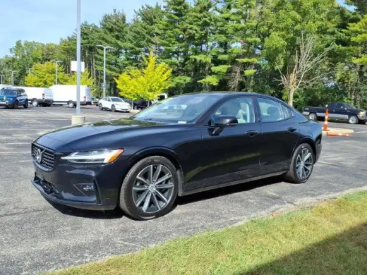 Volvo S60 2022 AWD B5 Momentum sedán de 4 puertas
