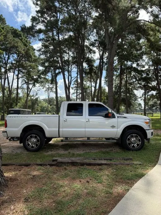 Ford F-350 Super Duty 2016 4x4 Platinum 4dr Crew Cab 6.8 ft. SB SRW Pickup