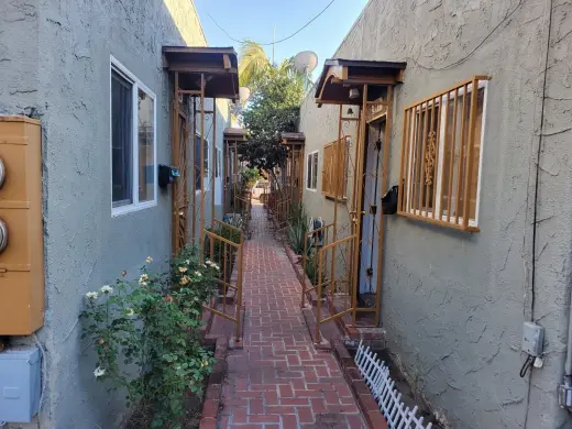 RENTO APT. DE 1 REC. EN LOS ÁNGELES