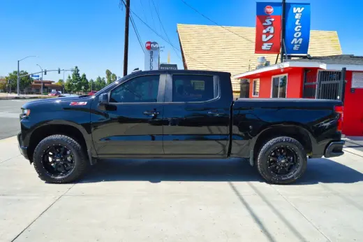 2022 Chevrolet Silverado 1500 LTD 4WD Crew Cab 157" RST