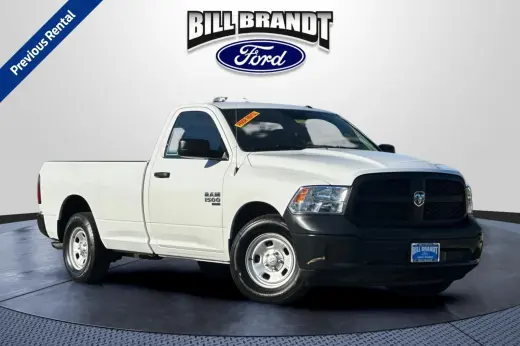 Ram 1500 Clásico 2022 4x2 Tradesman 2dr Cabina Regular 8 ft. LB Pickup
