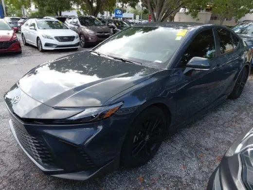 Toyota Camry 2025 SE 4p Sedano