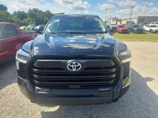 Toyota Tundra 2023 4x4 SR5 4dr CrewMax Cab Pickup SB