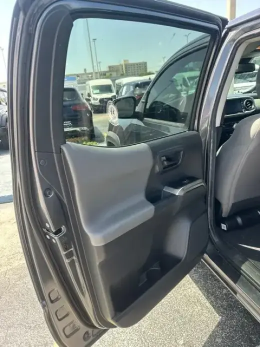 Toyota Tacoma 2023 4x2 TRD Todo Terreno 4p Doble Cabina 5.0 ft CB