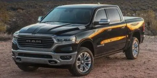 Camioneta Ram 1500 2023 4x4 Big Horn de 4 puertas, cabina doble (Crew Cab), caja corta de 5.6 pies