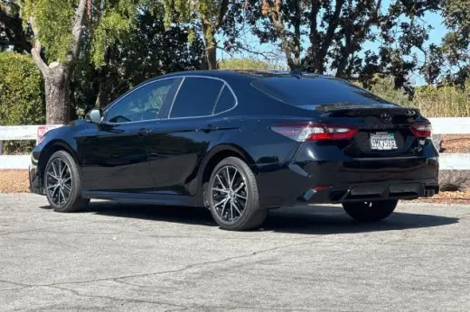 Toyota Camry 2024 SE Sedán 4p.