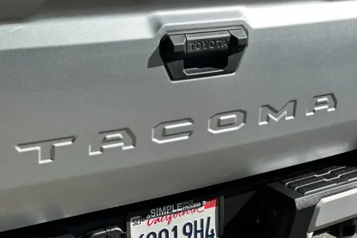 Toyota Tacoma 2025 4x4 SR5 4dr Double Cab 6.1 ft LB