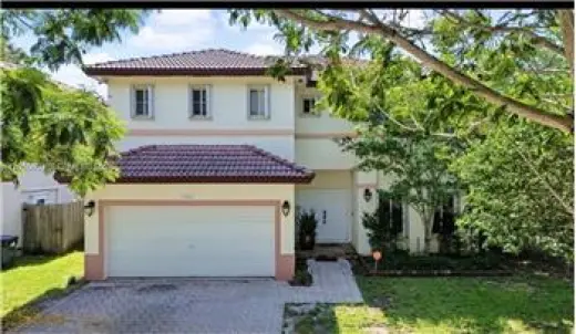 Propiedad de alquiler con 3 dormitorios y 3.5 baños en Miami