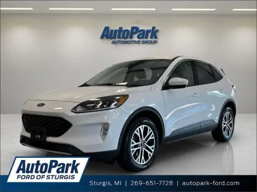 Ford Escape 2022 con tracción en las cuatro ruedas y SEL, SUV de cuatro puertas