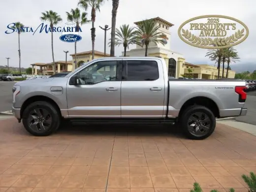 Ford F-150 Lightning 2023 AWD XLT 4dr SuperCrew 5.5 ft. SB