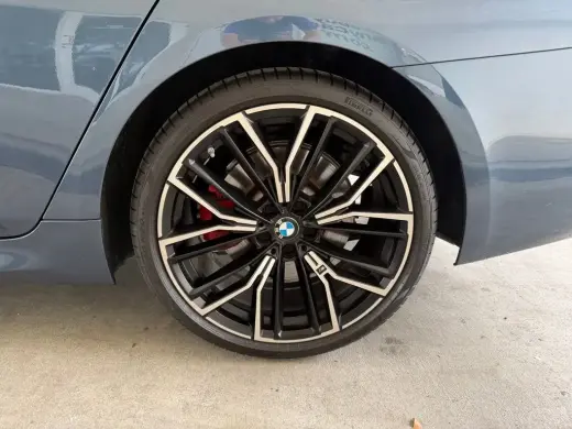 Sedán BMW 5 Series 2023 530i 4 puertas