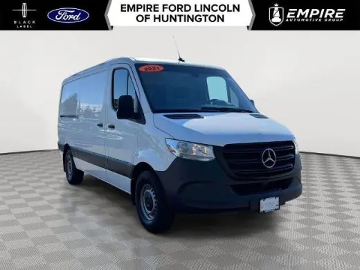 Mercedes-Benz Sprinter 2021 4x2 2500 3p 144 pulg. Caravana de carga (motor diésel I4 de 2.0L)
