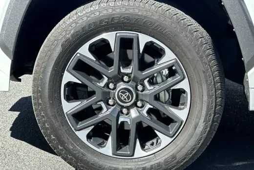 Toyota Tundra 2023 4x2 Limited HV 4dr CrewMax Cab Pickup SB