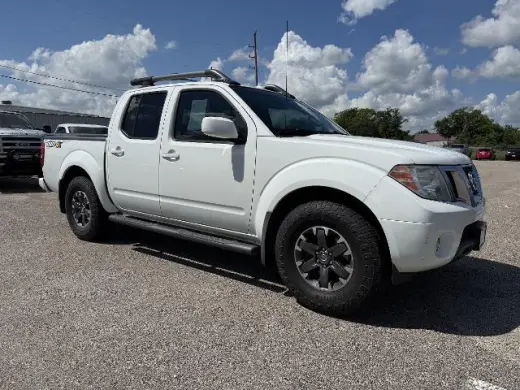 Nissan Frontier 2015 4x4 PRO-4X 4dr Crew Cab 5 ft. SB Pickup 6M