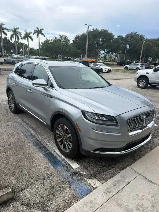 Lincoln Nautilus 2023 4x4 Estándar SUV 4p
