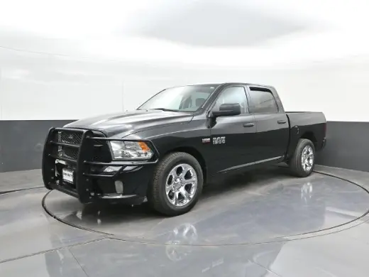 Ram 1500 2017 4x2 Express 4dr Crew Cab 5.5 ft. SB Pickup