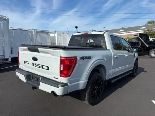 Ford F-150 2023 4x4 XLT 4puertas SuperCrew cama de 2 metros