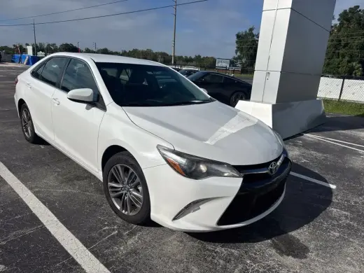 Toyota Camry 2017 SE 4dr Sedán