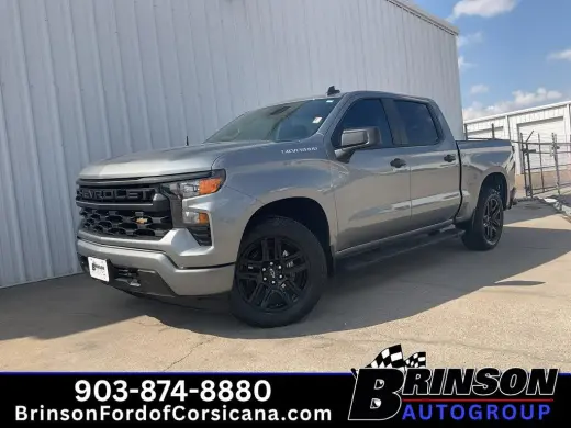 Chevrolet Silverado 1500 2023 4x2 Custom 4p Camioneta Cabina Completa Estandar 5.8 ft. SB