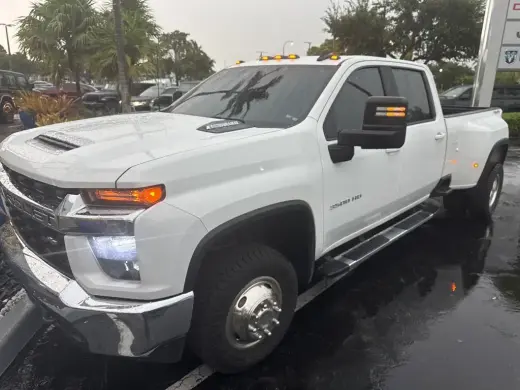 Chevrolet Silverado 3500HD 2023 4x4 LT 4 puertas Crew Cab SRW