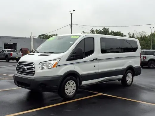 Ford Transit 2018 150 XLT 3dr SWB Techo Bajo Furgón de Pasajeros con Puertas Laterales de Pasajeros 60/40