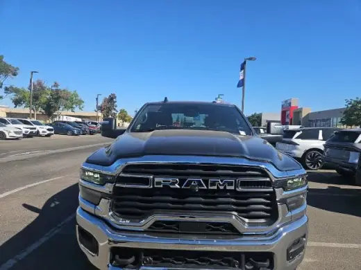 Ram 2500 2025 4x4 Big Horn 4dr Crew Cab de 6.3 pies de longitud de camión pickup