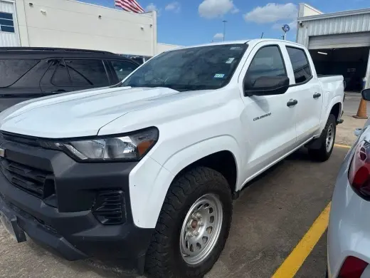 Chevrolet Colorado 2024 4x4 Camioneta de Trabajo 4dr Cabina Doble 5 ft. SB