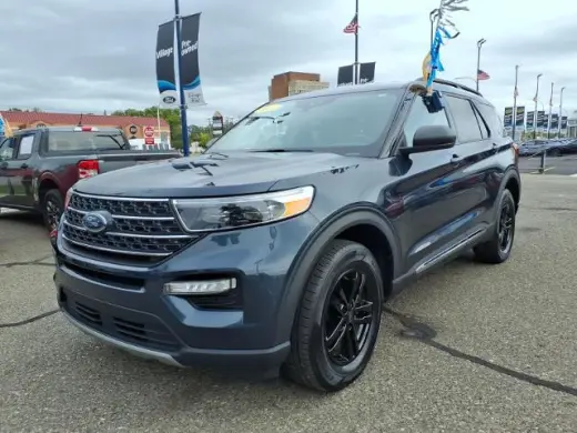 Ford Explorer 2023 con tracción en las cuatro ruedas XLT 4dr SUV