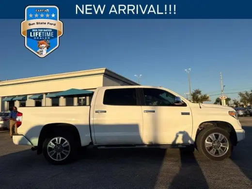 Toyota Tundra 2019 4x4 Platinum 4 puertas CrewMax Cab Pickup SB (5.7L V8)