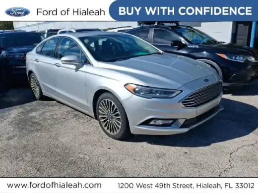 Sedán de 4 puertas Ford Fusion 2017 SE