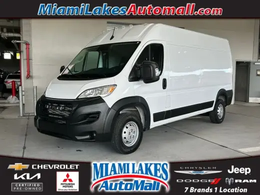 Ram ProMaster 2023 2500 159 WB 3dr Tech Roof Alta Furgón de Carga