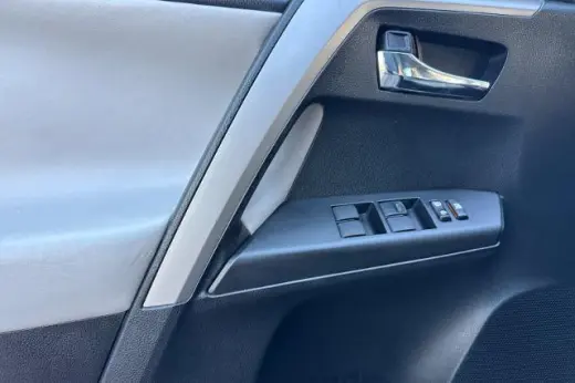 Toyota RAV4 2017 AWD XLE 4 puertas SUV