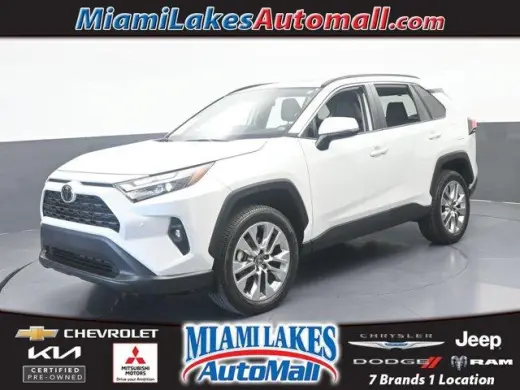 Toyota RAV4 2025 XLE Premium SUV de 4 puertas