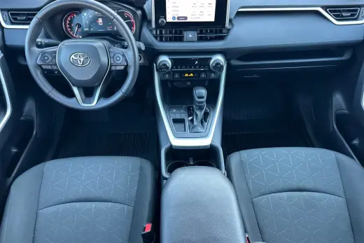 Toyota RAV4 2023 XLE 4dr SUV