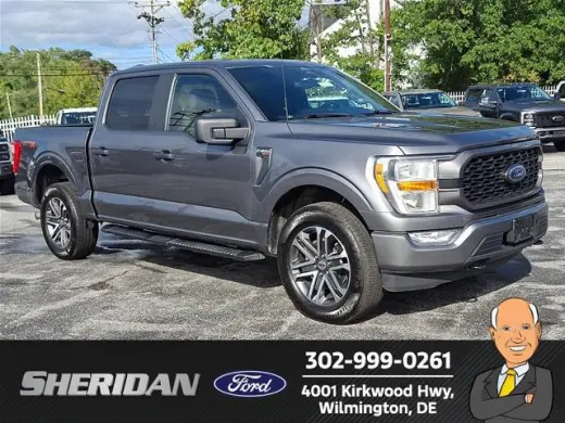 Ford F-150 2022 4x4 XL 4dr SuperCrew con cabina de 5.5 pies de largo