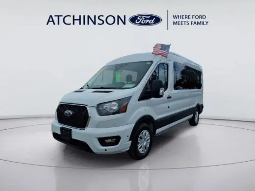 Ford Transit 2024 350 XL 3 puertas LWB Techon Rojo Mediano Furgón de Pasajeros